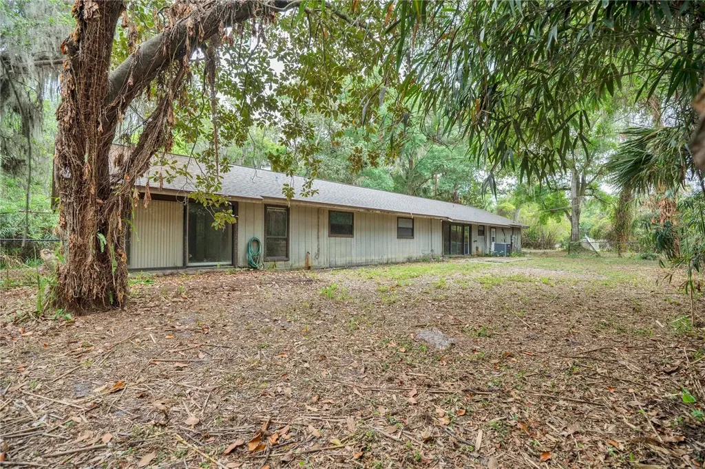 599 Lake Geneva Road Geneva FL 32732