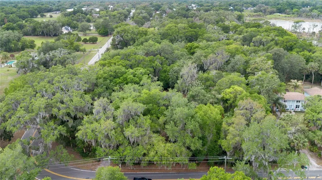 599 Lake Geneva Road Geneva FL 32732