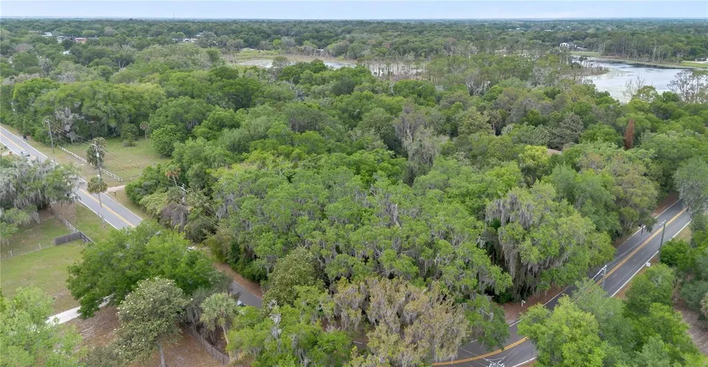 599 Lake Geneva Road Geneva FL 32732