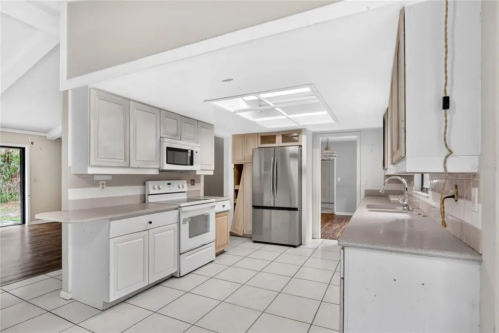 599 Lake Geneva Road Geneva FL 32732