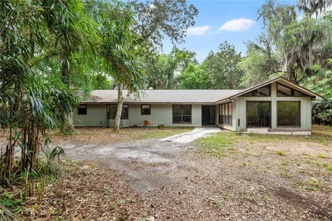 599 Lake Geneva Road Geneva FL 32732
