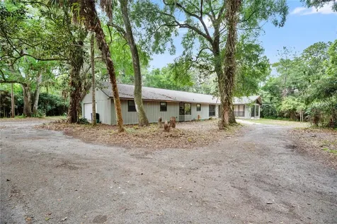 599 Lake Geneva Road Geneva FL 32732