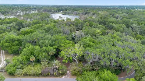 599 Lake Geneva Road Geneva FL 32732
