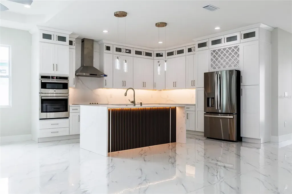 3803 W Palmetto Street Tampa FL 33607