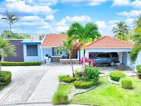 Camino Del Monte Paisajes Del Lago Luquillo PR 00773