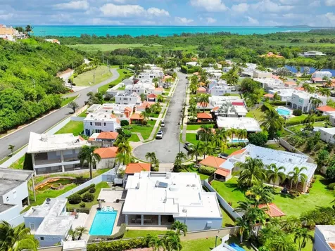 Camino Del Monte Paisajes Del Lago Luquillo PR 00773