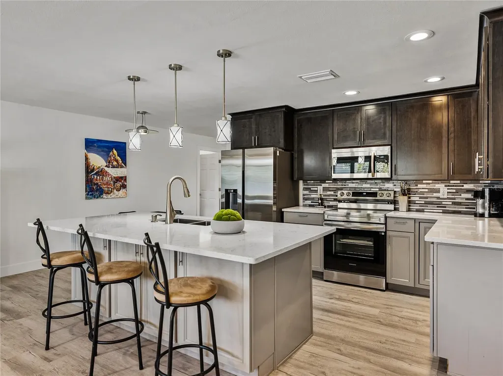 7125 S Shore Drive S South Pasadena FL 33707