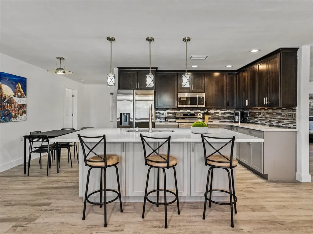 7125 S Shore Drive S South Pasadena FL 33707