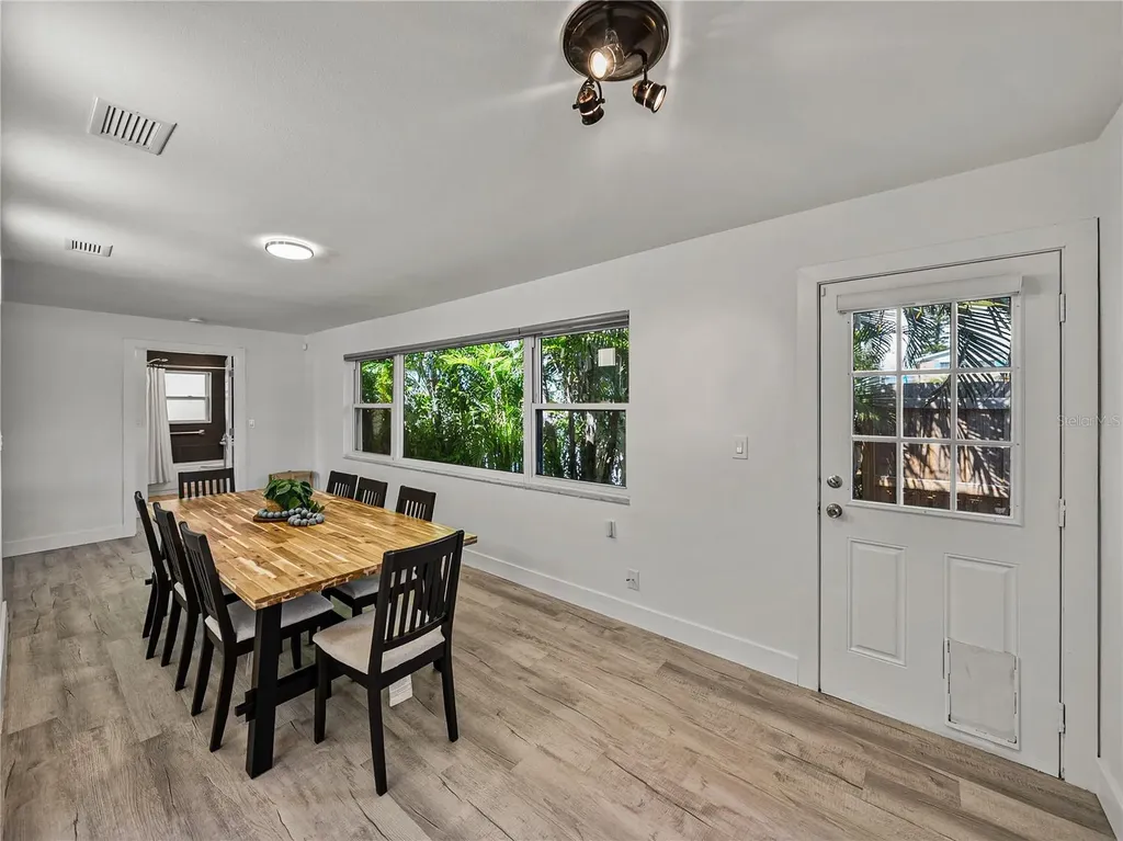 7125 S Shore Drive S South Pasadena FL 33707