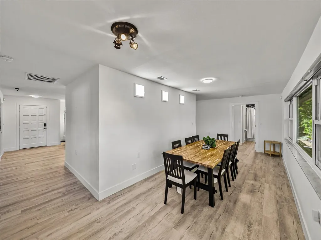 7125 S Shore Drive S South Pasadena FL 33707