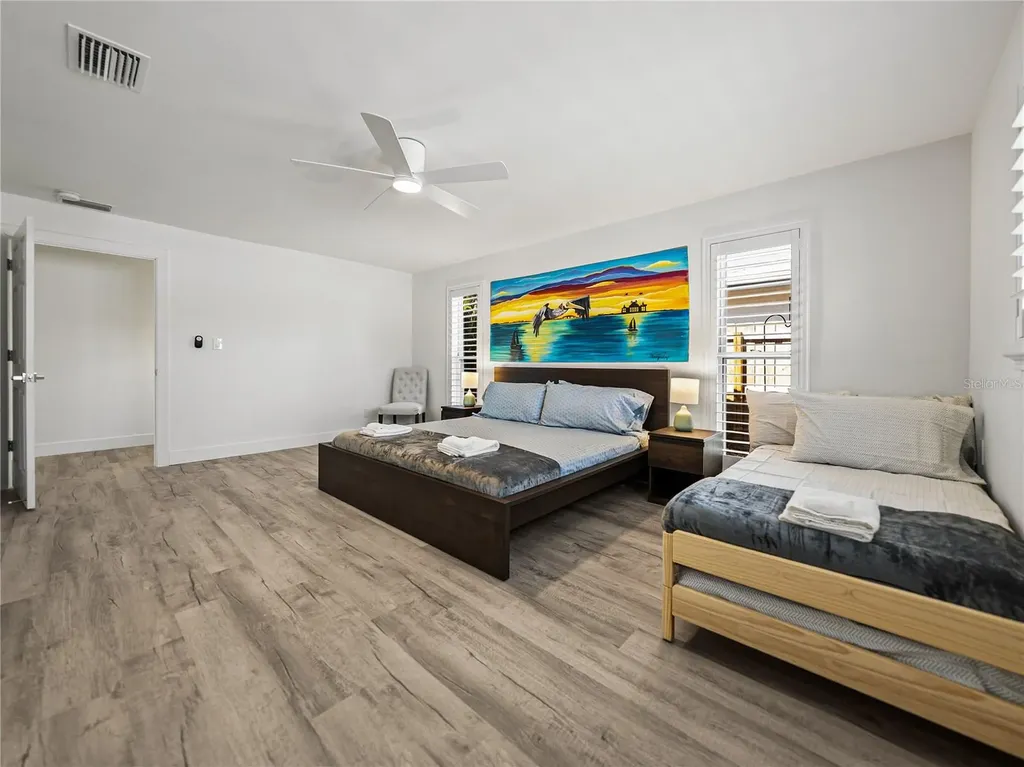 7125 S Shore Drive S South Pasadena FL 33707