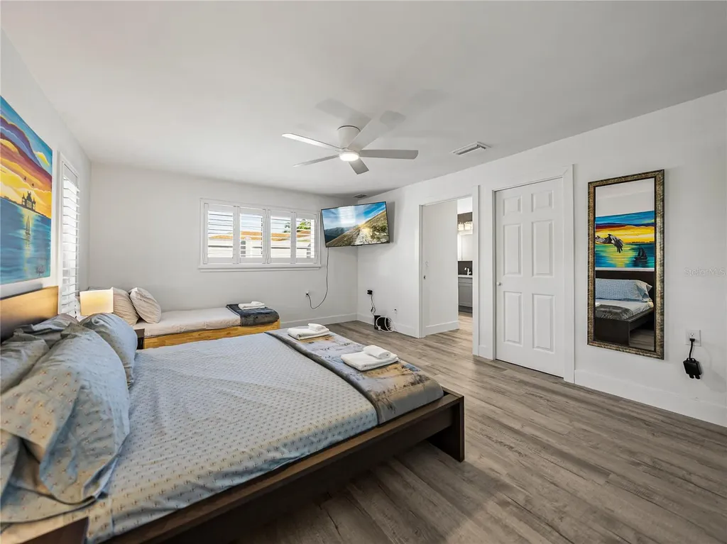 7125 S Shore Drive S South Pasadena FL 33707