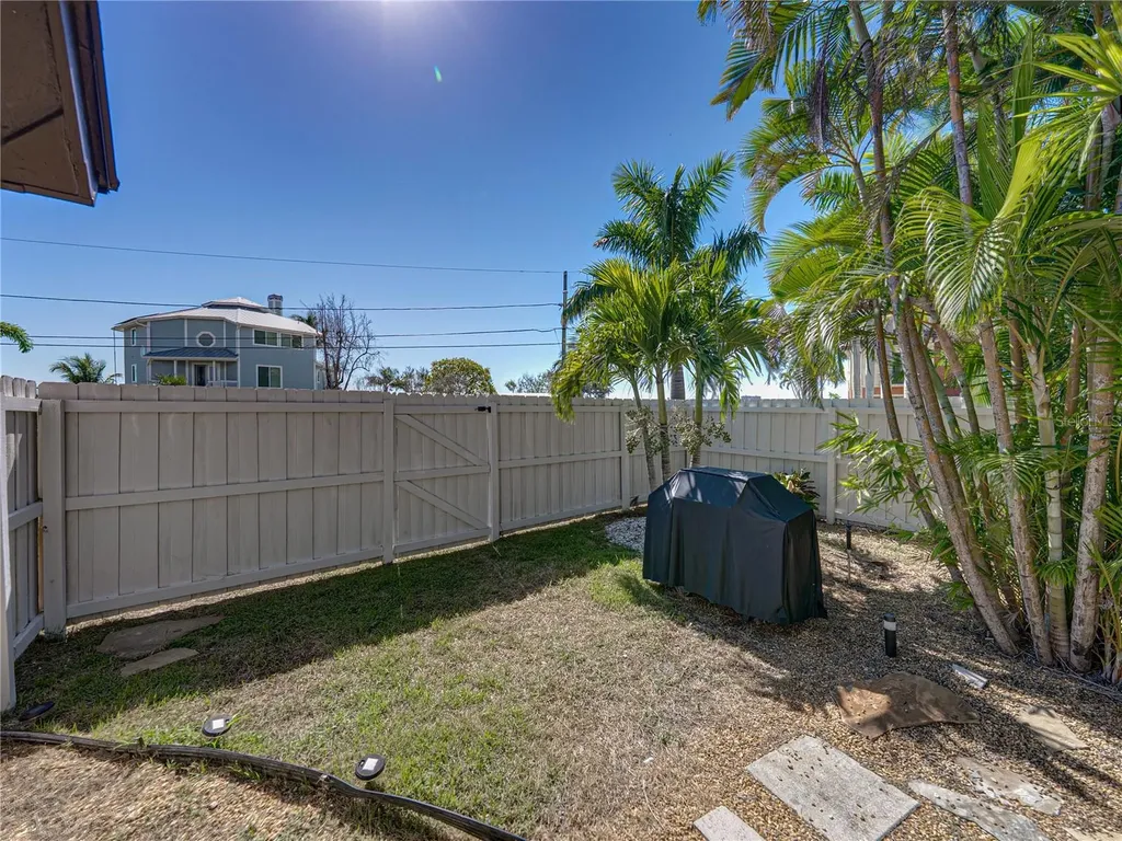 7125 S Shore Drive S South Pasadena FL 33707