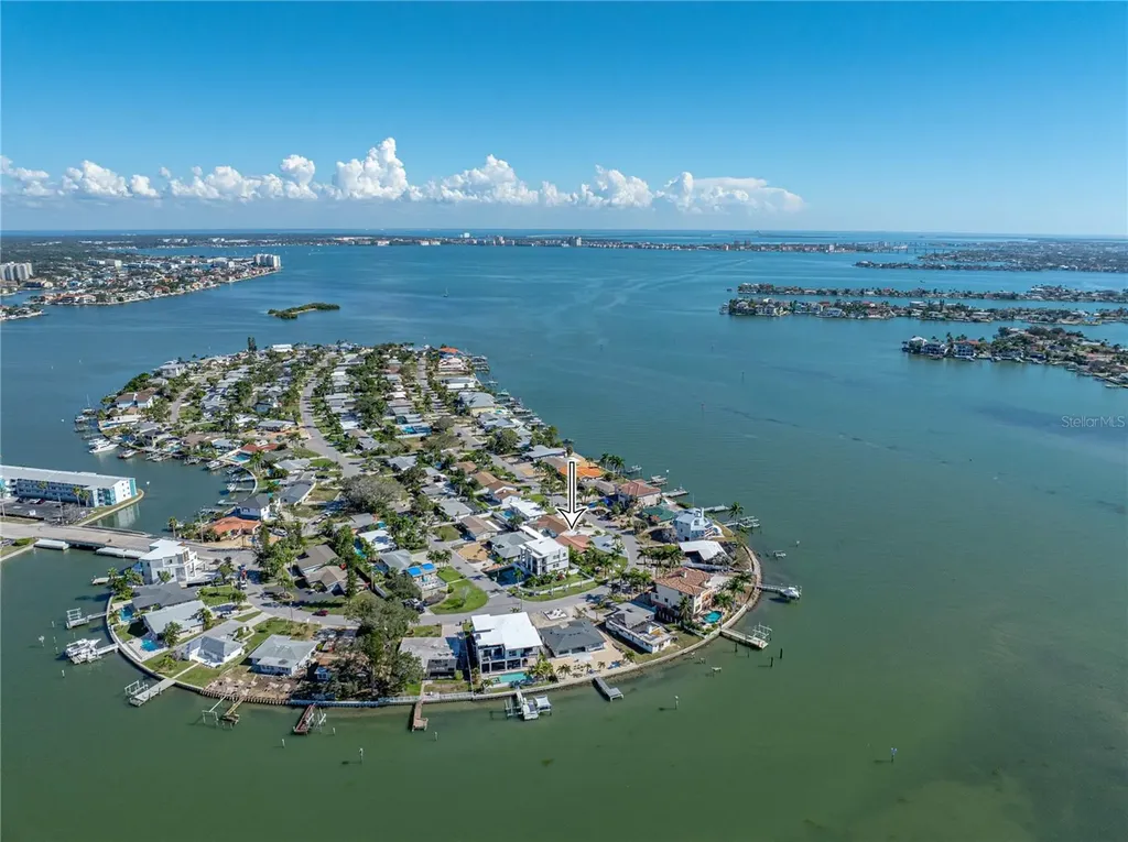 7125 S Shore Drive S South Pasadena FL 33707