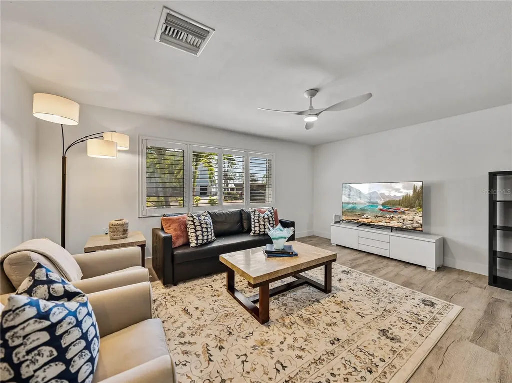 7125 S Shore Drive S South Pasadena FL 33707