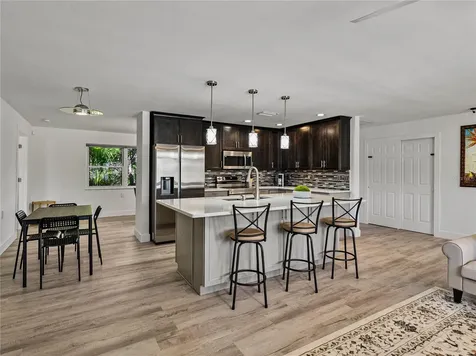 7125 S Shore Drive S South Pasadena FL 33707