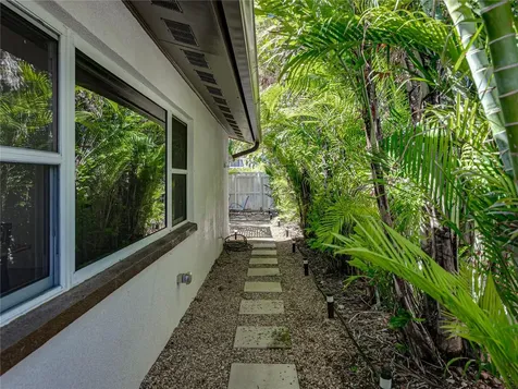 7125 S Shore Drive S South Pasadena FL 33707