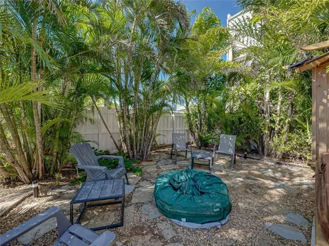 7125 S Shore Drive S South Pasadena FL 33707