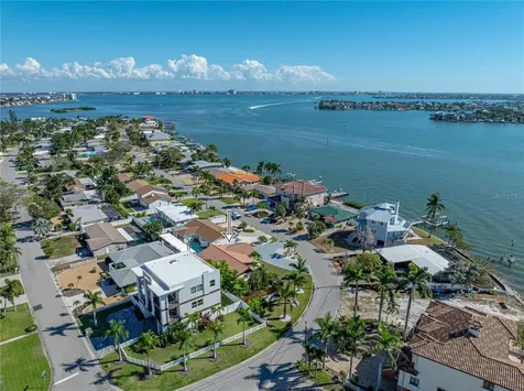 7125 S Shore Drive S South Pasadena FL 33707