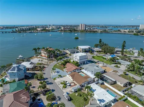 7125 S Shore Drive S South Pasadena FL 33707
