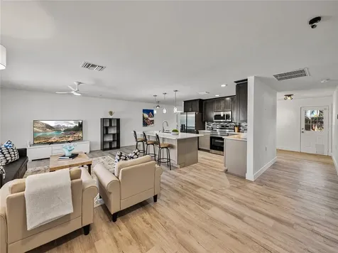 7125 S Shore Drive S South Pasadena FL 33707