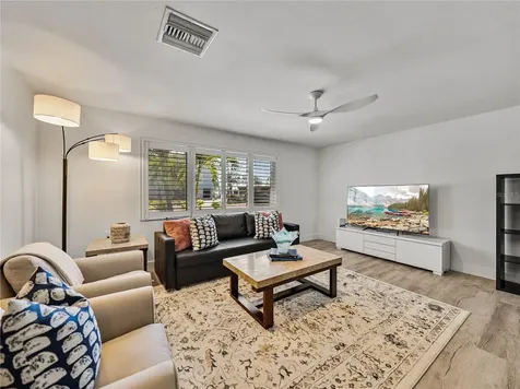7125 S Shore Drive S South Pasadena FL 33707
