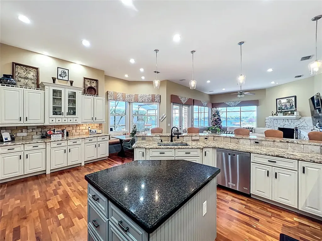 1412 Johns Cove Lane Oakland FL 34787