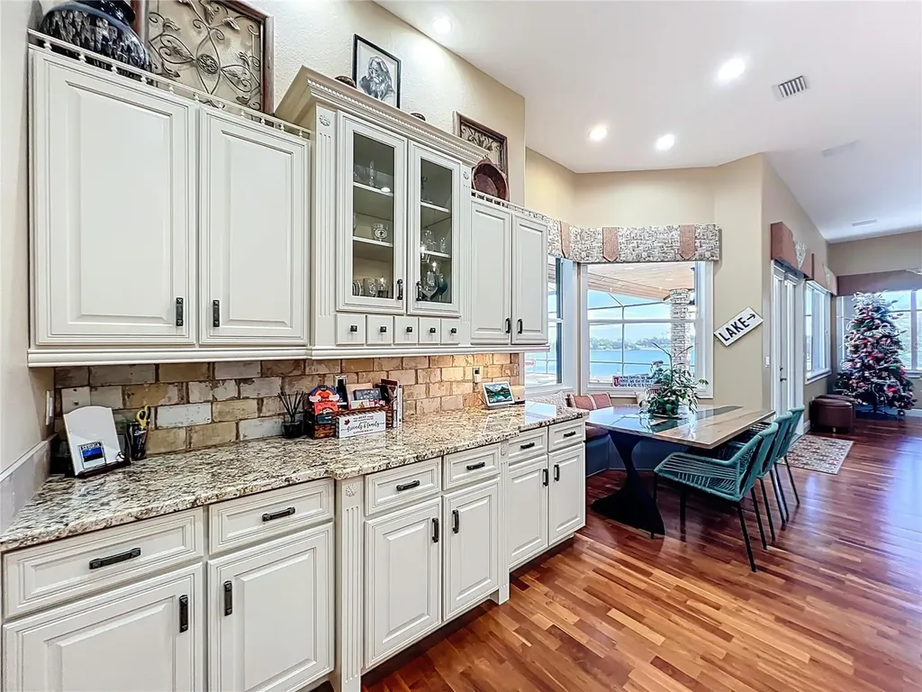 1412 Johns Cove Lane Oakland FL 34787