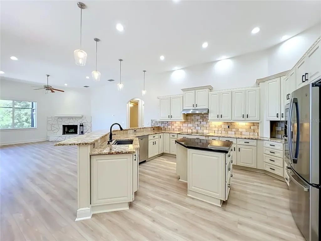 1412 Johns Cove Lane Oakland FL 34787