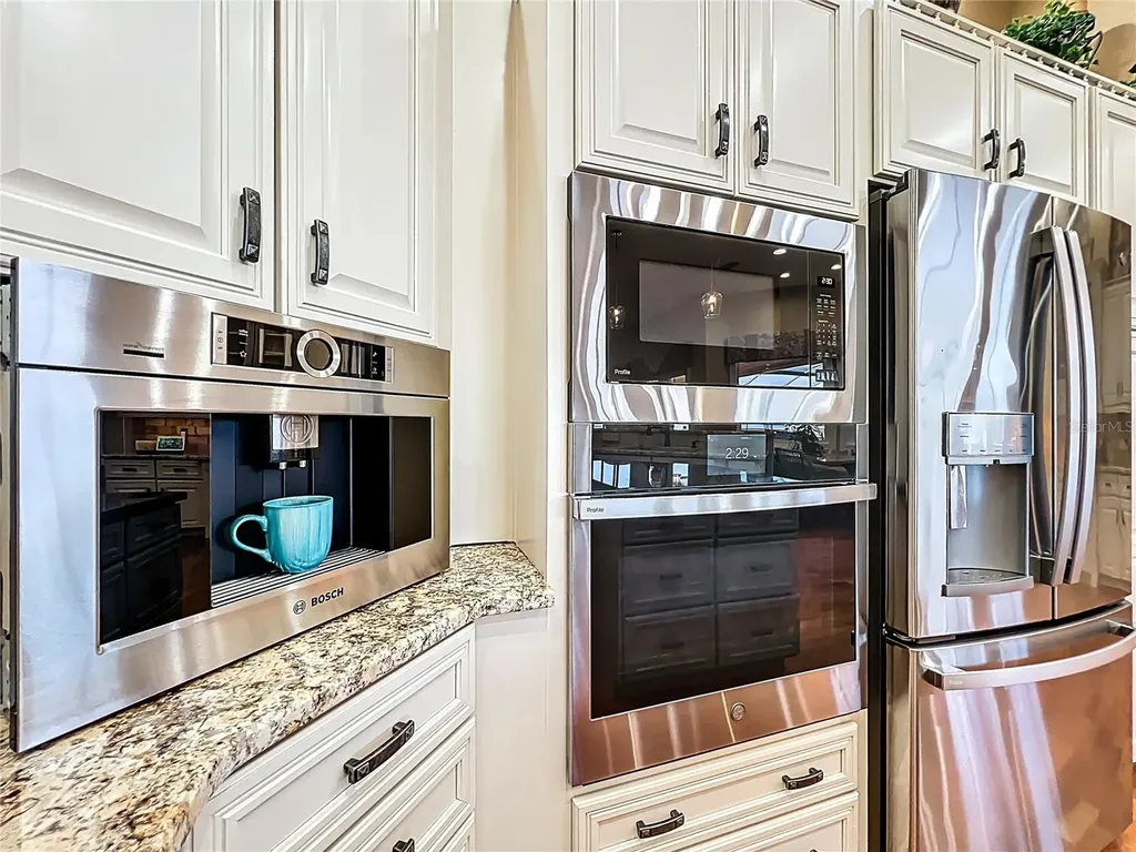 1412 Johns Cove Lane Oakland FL 34787
