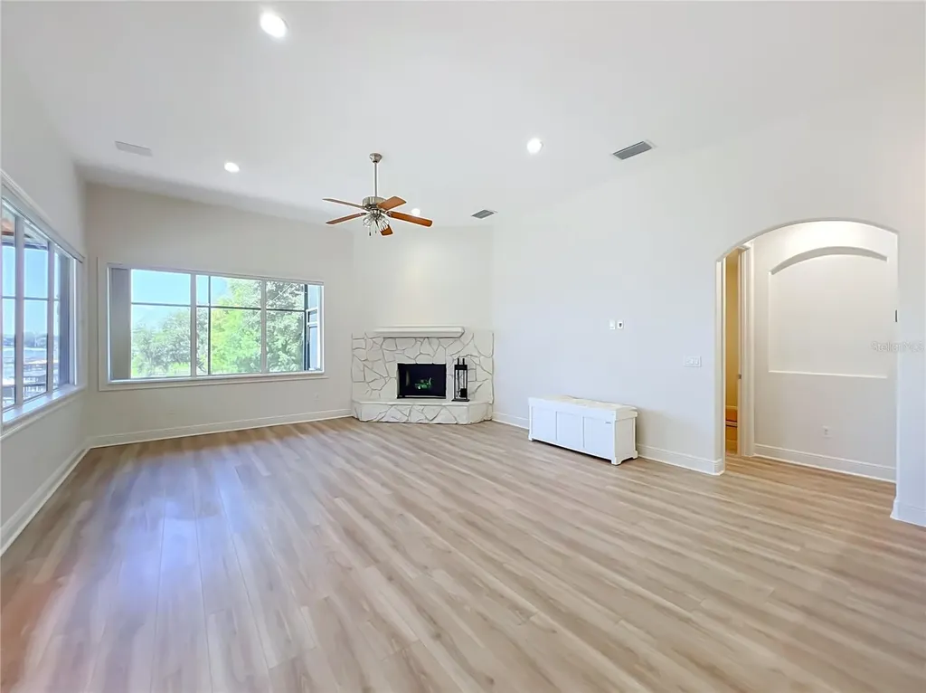 1412 Johns Cove Lane Oakland FL 34787