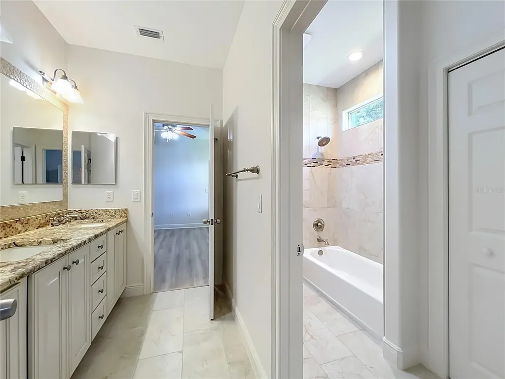 1412 Johns Cove Lane Oakland FL 34787