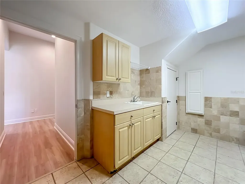 1412 Johns Cove Lane Oakland FL 34787