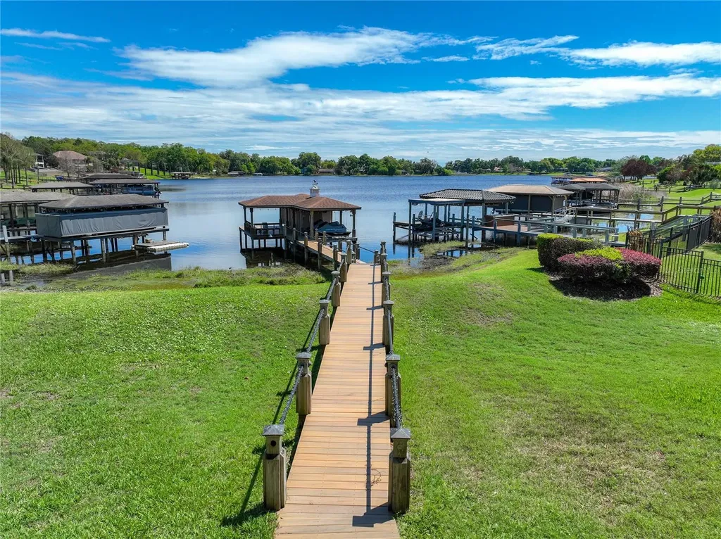 1412 Johns Cove Lane Oakland FL 34787