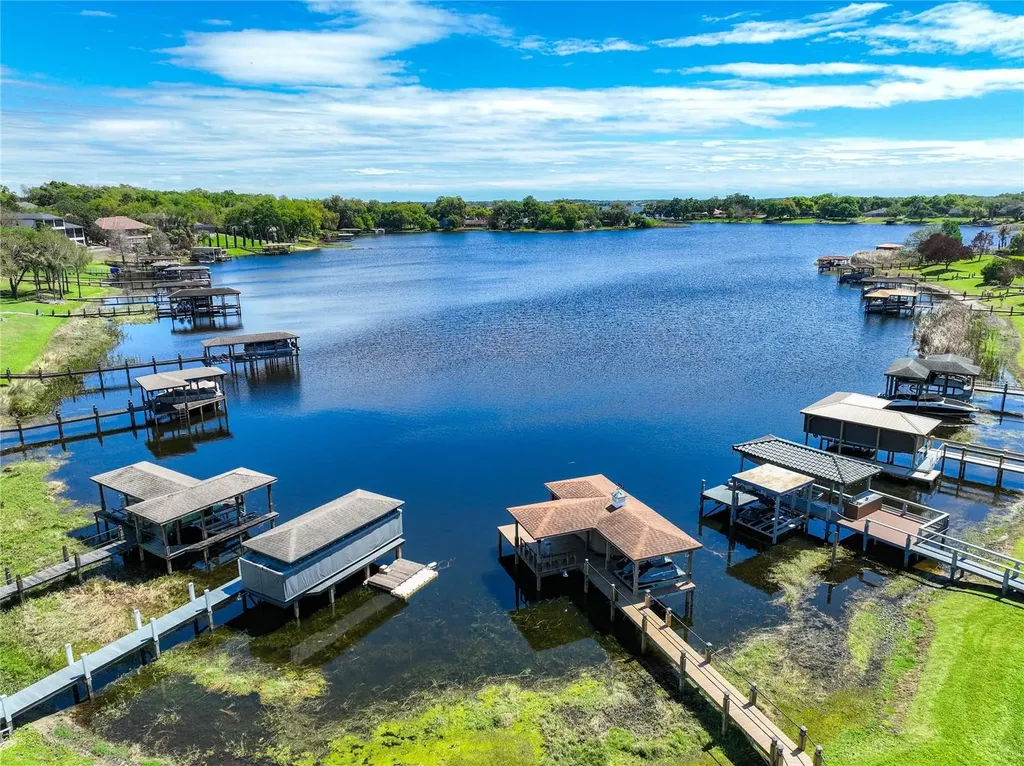 1412 Johns Cove Lane Oakland FL 34787
