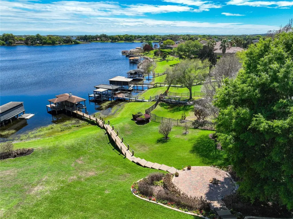 1412 Johns Cove Lane Oakland FL 34787