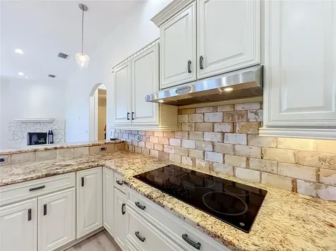1412 Johns Cove Lane Oakland FL 34787