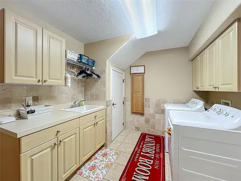 1412 Johns Cove Lane Oakland FL 34787