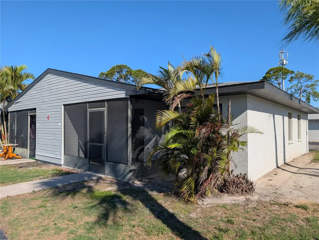 1122 68th Avenue Drive W Bradenton FL 34207