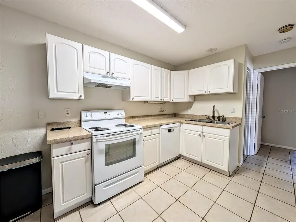 1122 68th Avenue Drive W Bradenton FL 34207