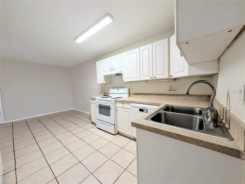 1122 68th Avenue Drive W Bradenton FL 34207