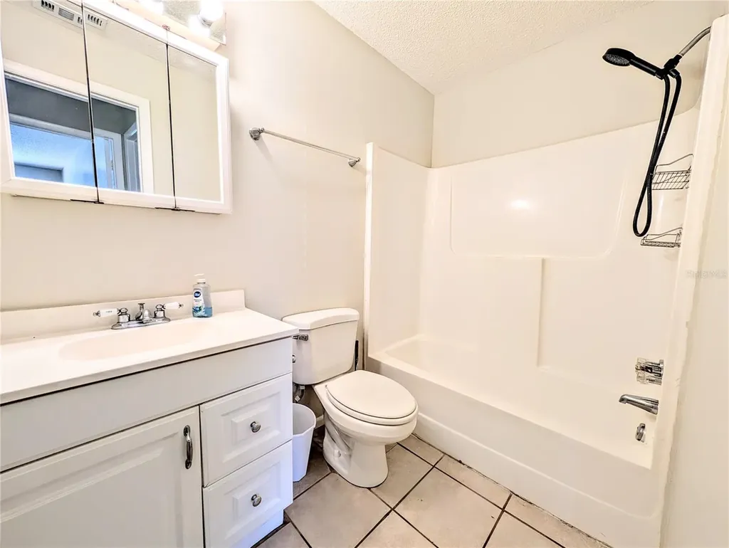 1122 68th Avenue Drive W Bradenton FL 34207