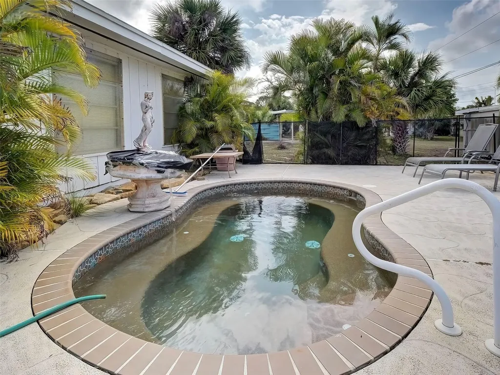 35 Hillcrest Drive Englewood FL 34223