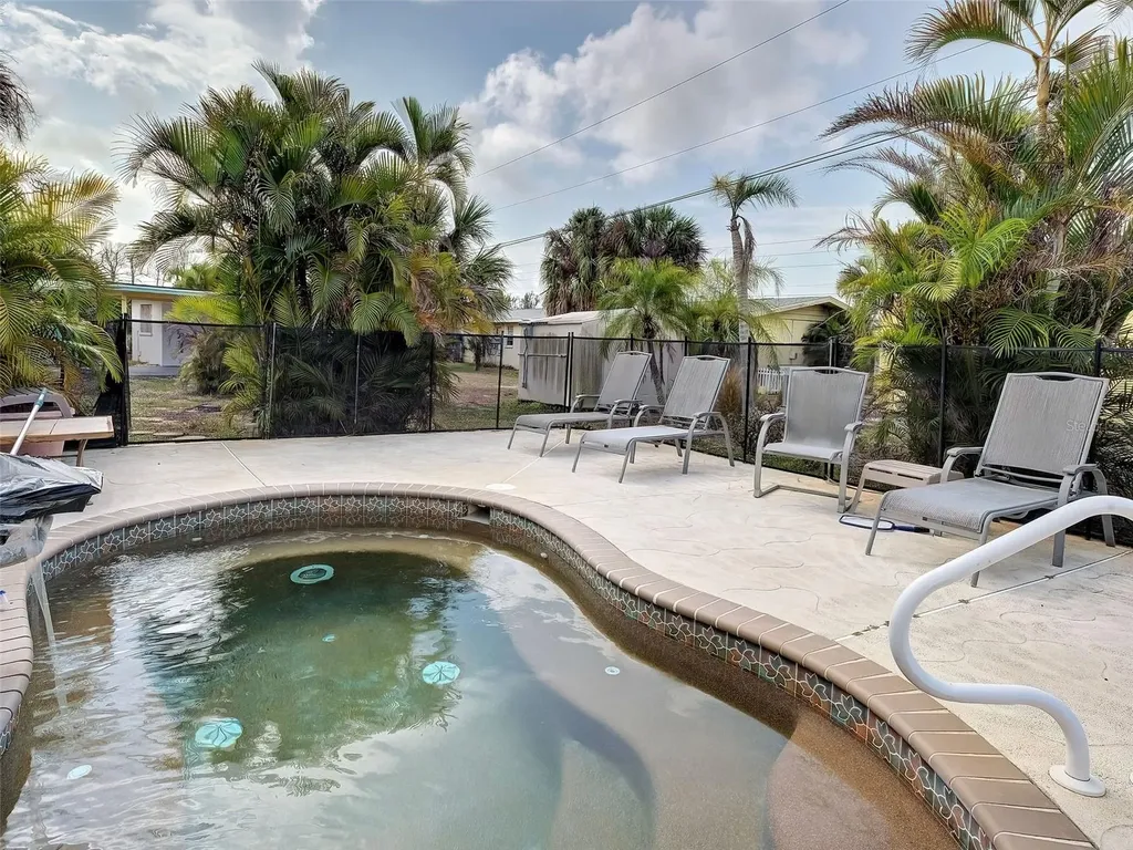 35 Hillcrest Drive Englewood FL 34223