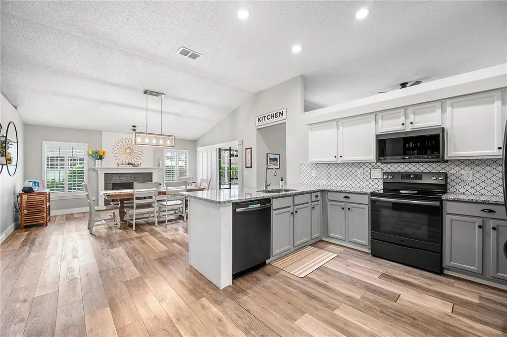 2415 Moon Harbor Way Middleburg FL 32068