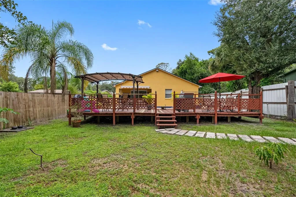 10407 N Woodmere Road Tampa FL 33617