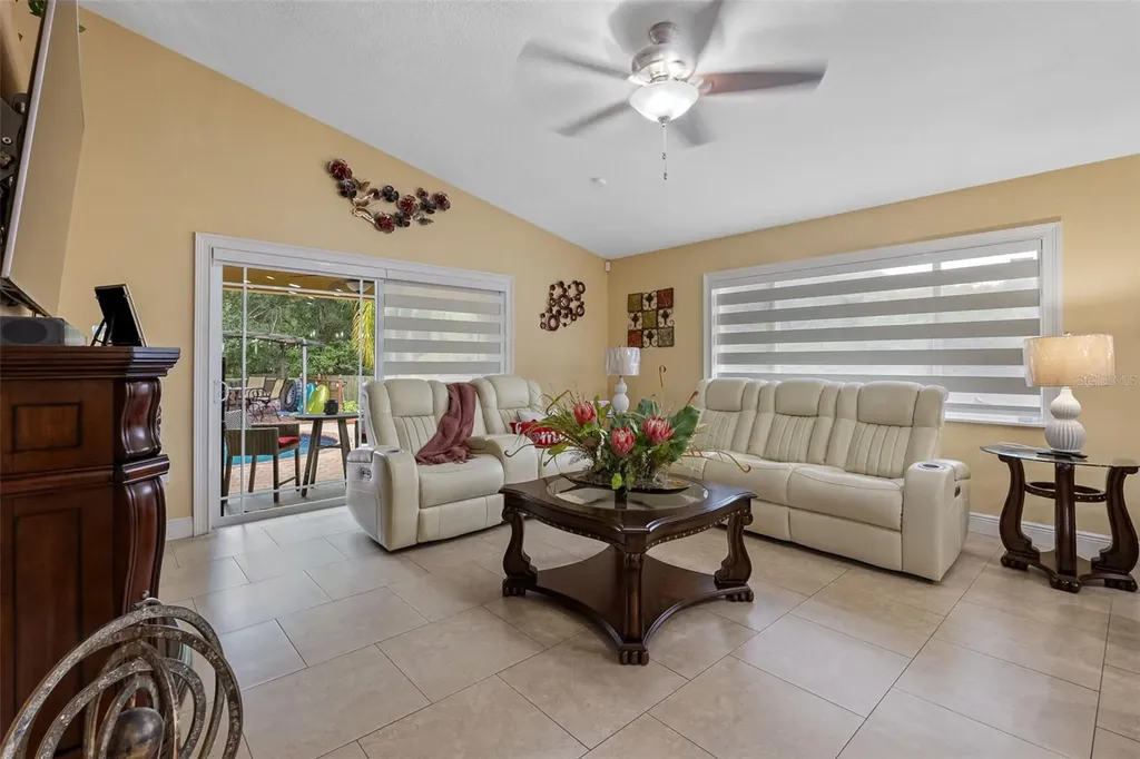 10407 N Woodmere Road Tampa FL 33617