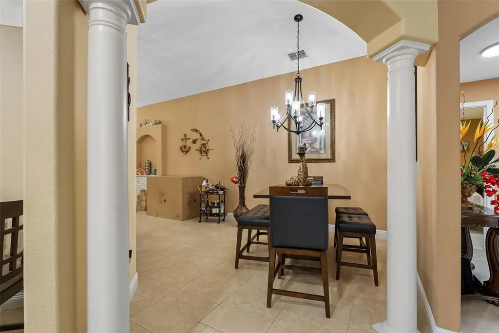 10407 N Woodmere Road Tampa FL 33617