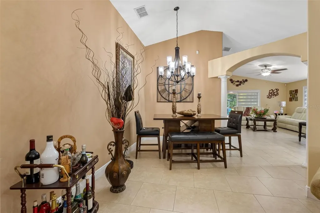 10407 N Woodmere Road Tampa FL 33617