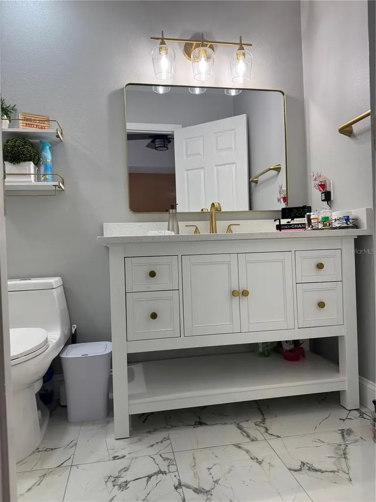 10407 N Woodmere Road Tampa FL 33617
